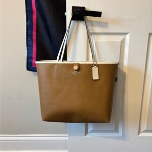 Coach Tote Bag Tan AND Cream/Green Apple